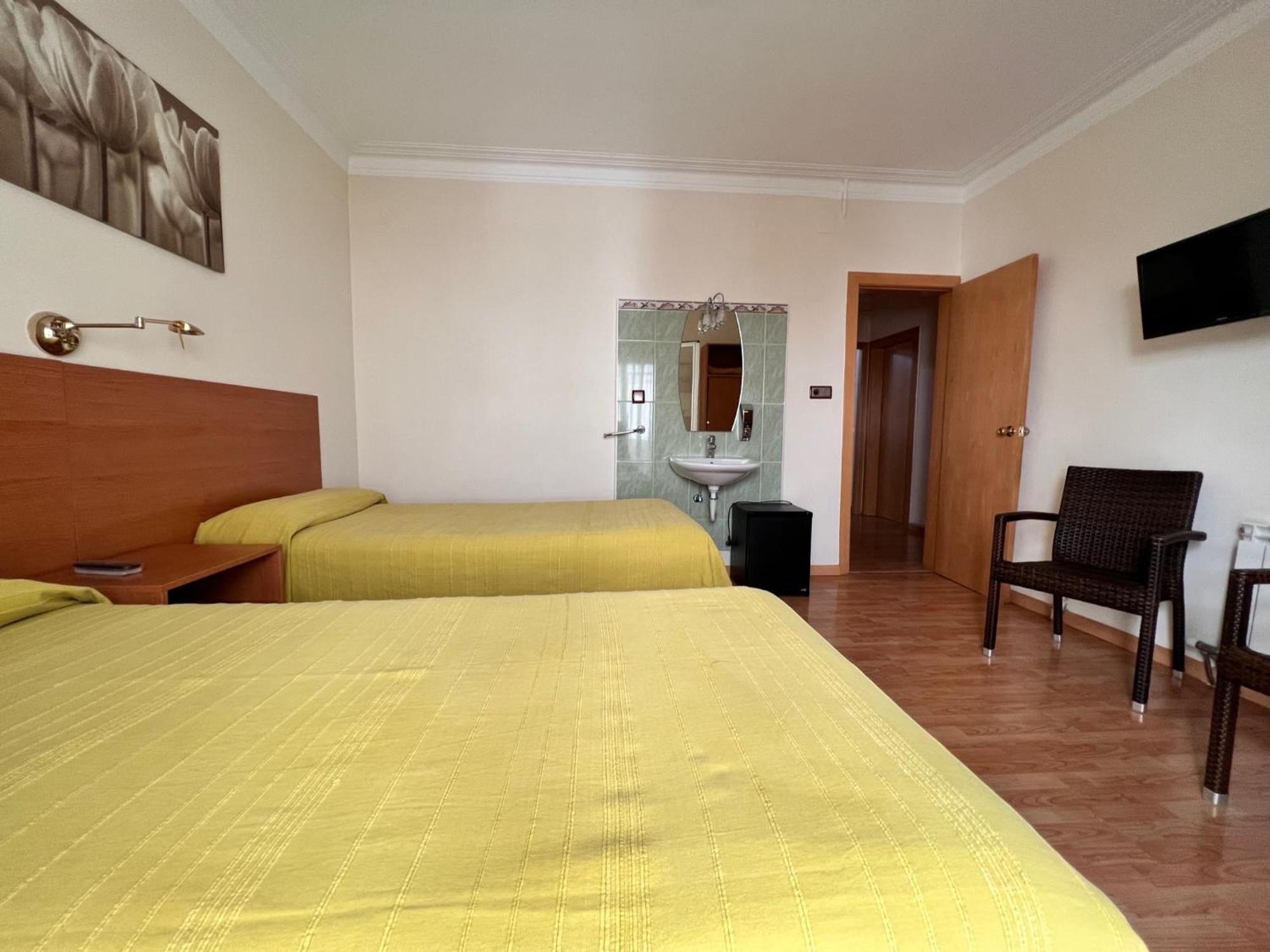 Double or Twin Room,1742763037:JPEG